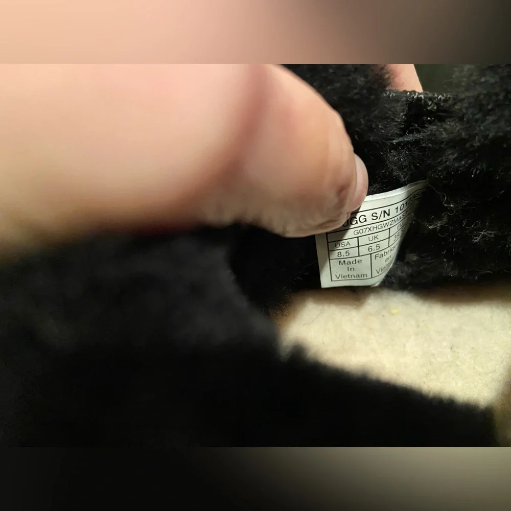 Ugg Boots Size 8.5 - Picture 7 of 11